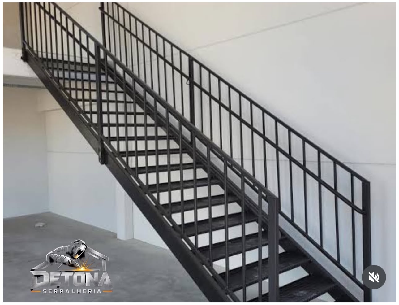 Escada externa em ferro
